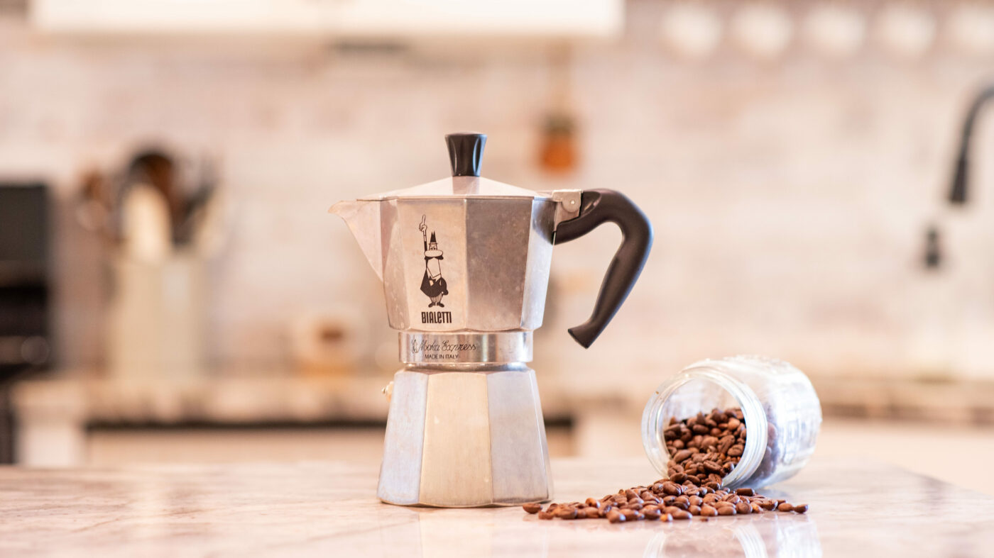 https://sonrisecoffeecompany.b-cdn.net/wp-content/uploads/Make-coffee-in-a-moka-pot-with-whole-bean-coffee-edited-1400x787.jpg