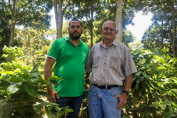 coffee farmers gerardo and father honduras organic coffee